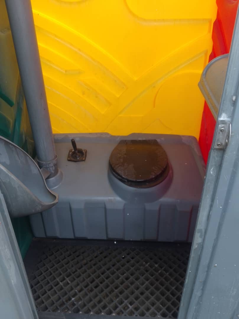 Intérieur cabine sanitaire